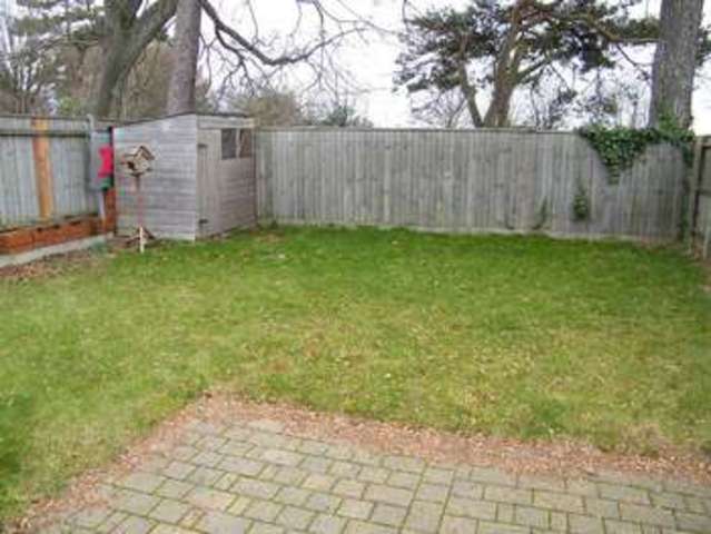  Image of 4 Bedroom Detached to rent at Bournemouth, BH7 6LU