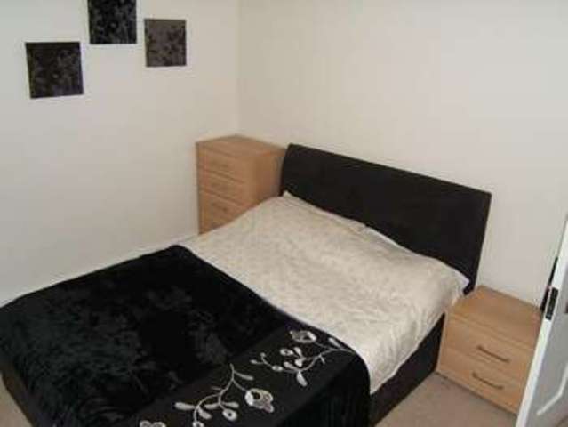  Image of 4 Bedroom Detached to rent at Bournemouth, BH7 6LU