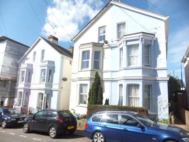  Image of 1 Bedroom Flat to rent at Tunbridge Wells Kent Pembury, TN2 4SL