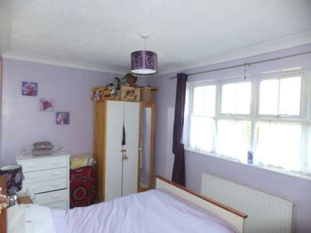  Image of 1 Bedroom Flat to rent at Tunbridge Wells Kent Pembury, TN2 4SL