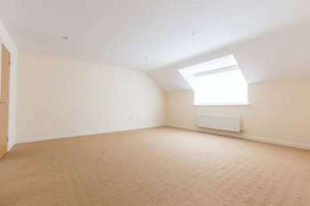  Image of 3 Bedroom Flat to rent at Green Lane Standish Wigan, WN6 0TU