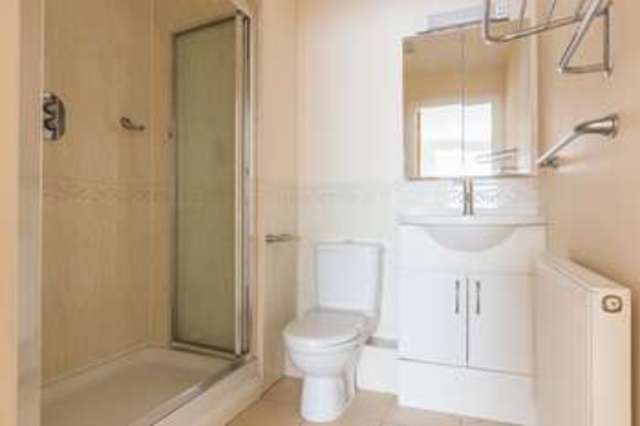  Image of 3 Bedroom Flat to rent at Green Lane Standish Wigan, WN6 0TU