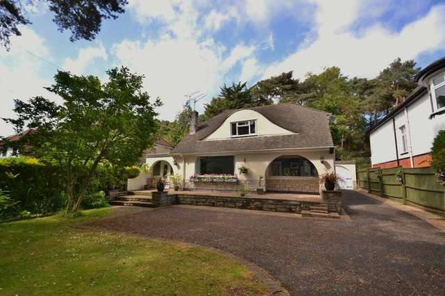  Image of 3 Bedroom Detached for sale at Bournemouth, BH8 9LH