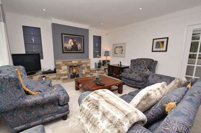  Image of 3 Bedroom Detached for sale at Bournemouth, BH8 9LH