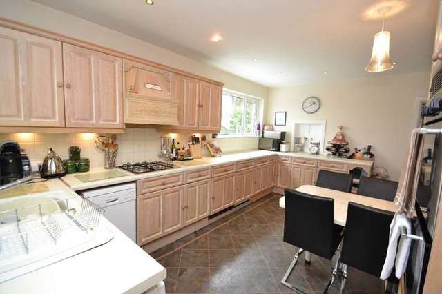  Image of 3 Bedroom Detached for sale at Bournemouth, BH8 9LH