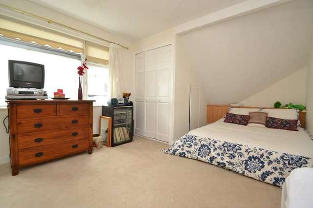  Image of 3 Bedroom Detached for sale at Bournemouth, BH8 9LH