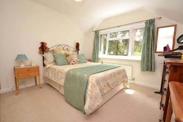  Image of 3 Bedroom Detached for sale at Bournemouth, BH8 9LH