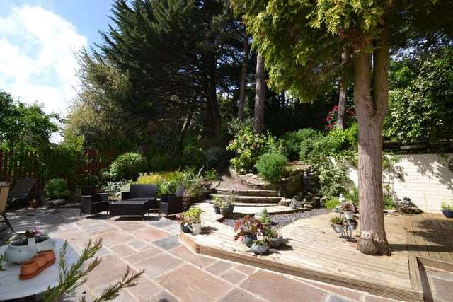  Image of 3 Bedroom Detached for sale at Bournemouth, BH8 9LH