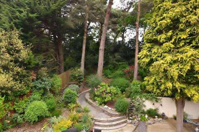  Image of 3 Bedroom Detached for sale at Bournemouth, BH8 9LH