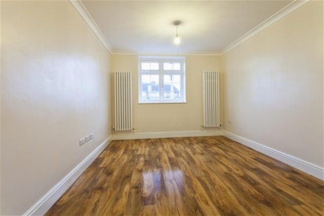  Image of 2 Bedroom Flat to rent at Reading, RG1 6DJ