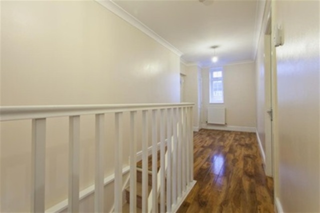  Image of 2 Bedroom Flat to rent at Reading, RG1 6DJ