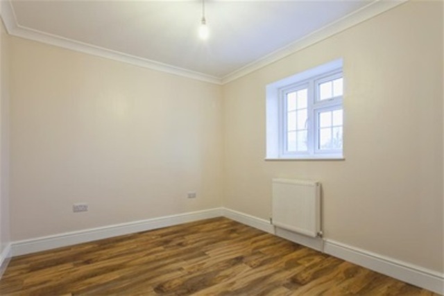  Image of 2 Bedroom Flat to rent at Reading, RG1 6DJ