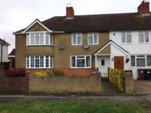  Image of 3 Bedroom Terraced for sale at Reading Berkshire Shinfield, RG2 8TD