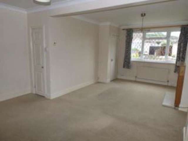  Image of 3 Bedroom Terraced for sale at Reading Berkshire Shinfield, RG2 8TD