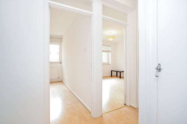  Image of 1 Bedroom Flat to rent at Somerford Grove Estate Stoke Newington London, N16 7TN