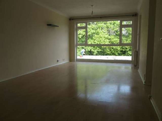  Image of 1 Bedroom Flat to rent at Southcote Road  Reading, RG30 2AT