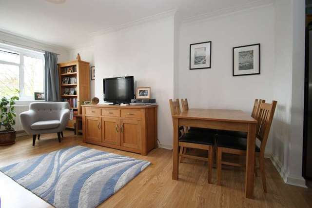  Image of 2 Bedroom Flat to rent at Kingston Upon Thames Surrey, KT1 2SB