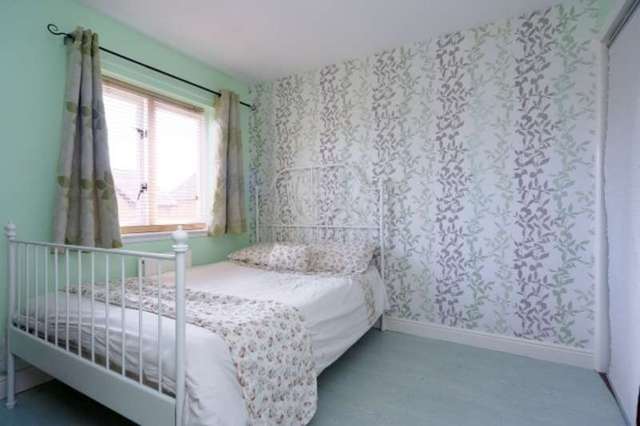  Image of 3 Bedroom Detached Villa for sale at Erskine, PA8 7DT
