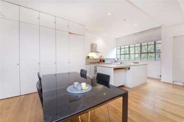  Image of 2 Bedroom Flat to rent at Barbican London Farringdon, EC1M 4BU