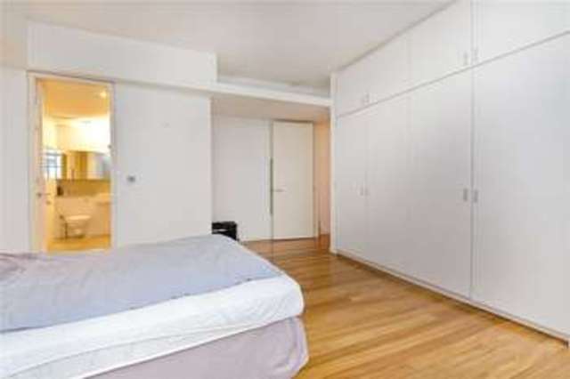  Image of 2 Bedroom Flat to rent at Barbican London Farringdon, EC1M 4BU