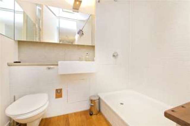  Image of 2 Bedroom Flat to rent at Barbican London Farringdon, EC1M 4BU