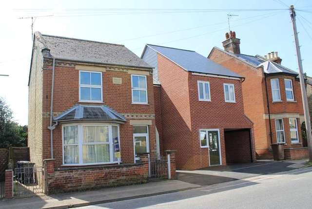 Image of 3 Bedroom Detached to rent at Newmarket Suffolk, CB8 0EN