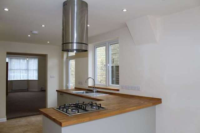  Image of 3 Bedroom Detached to rent at Newmarket Suffolk, CB8 0EN