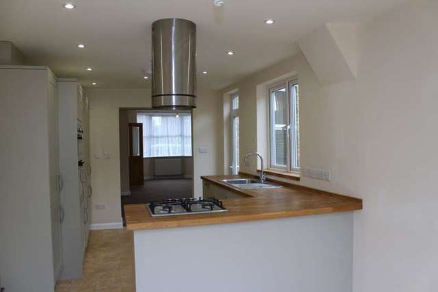 Image of 3 Bedroom Detached to rent at Newmarket Suffolk, CB8 0EN