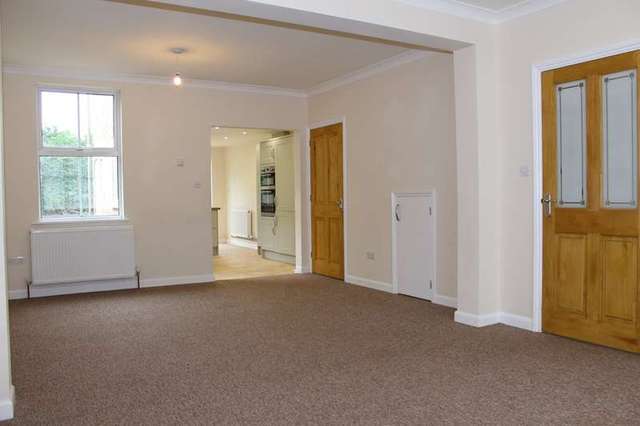  Image of 3 Bedroom Detached to rent at Newmarket Suffolk, CB8 0EN