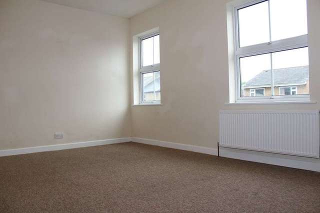  Image of 3 Bedroom Detached to rent at Newmarket Suffolk, CB8 0EN