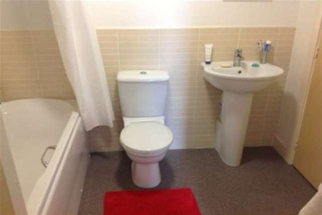  Image of 2 Bedroom Flat to rent at Stalybridge, SK15 3GP