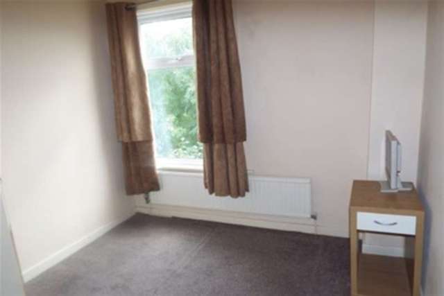  Image of 2 Bedroom Terraced to rent at Bolton, BL3 2PU