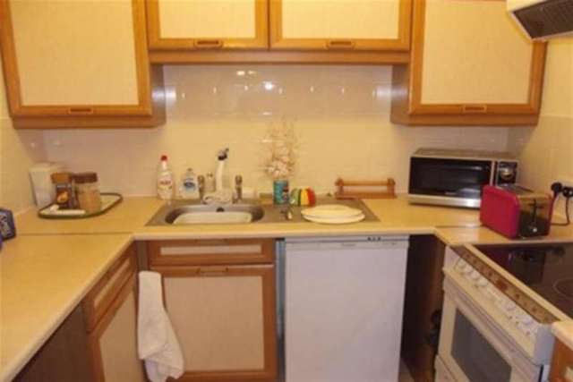  Image of 1 Bedroom Flat to rent at Hayling Island, PO11 0EF