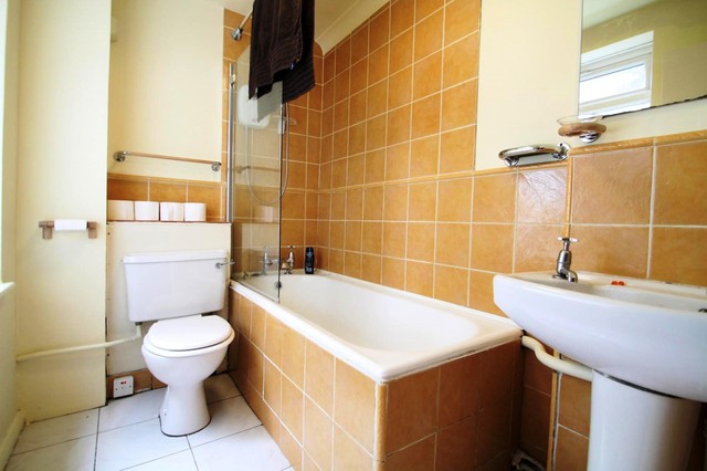  Image of Studio to rent at St. Marks Hill  Surbiton, KT6 4PY