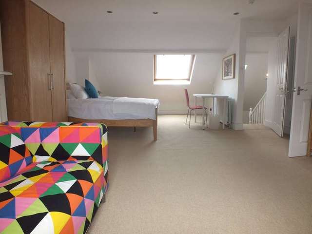  Image of 1 Bedroom Detached to rent at Reading Berkshire Reading, RG30 2LX