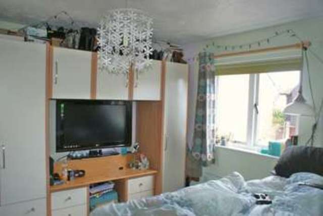  Image of 3 Bedroom Detached for sale at Broad Hinton Twyford Reading, RG10 0XJ