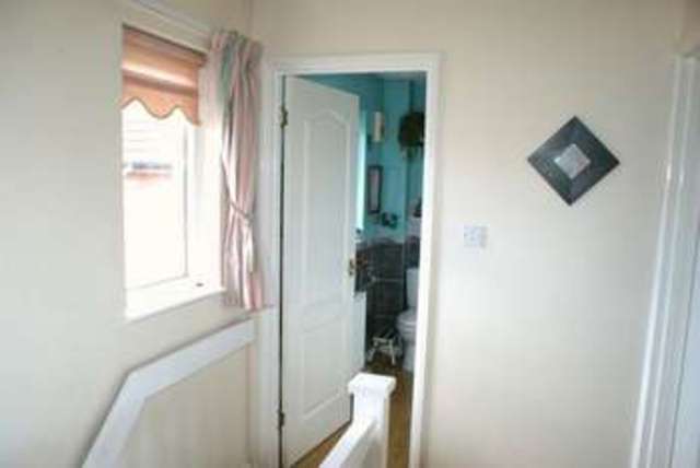  Image of 3 Bedroom Detached for sale at Broad Hinton Twyford Reading, RG10 0XJ