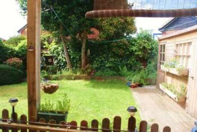  Image of 3 Bedroom Detached for sale at Broad Hinton Twyford Reading, RG10 0XJ