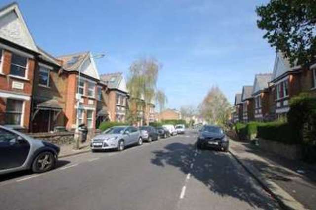  Image of 2 Bedroom Flat to rent at London N8 9NH Hornsey, N8 9NH