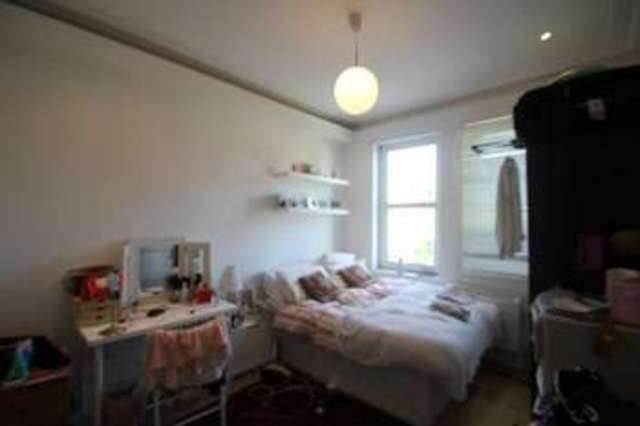  Image of 2 Bedroom Flat to rent at London N8 9NH Hornsey, N8 9NH
