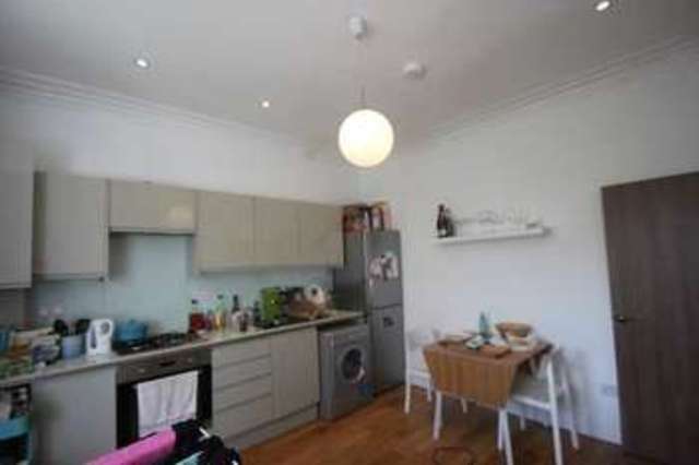  Image of 2 Bedroom Flat to rent at London N8 9NH Hornsey, N8 9NH