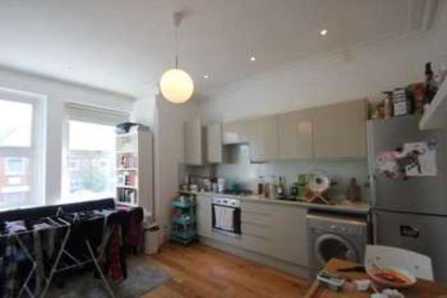  Image of 2 Bedroom Flat to rent at London N8 9NH Hornsey, N8 9NH