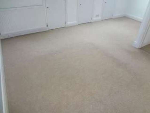  Image of 2 Bedroom Flat to rent at Uxbridge Road Hatch End Pinner, HA5 4JS