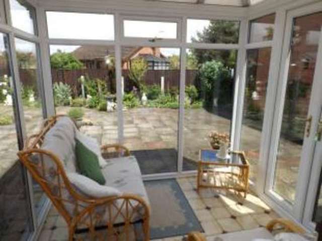  Image of 3 Bedroom Bungalow for sale at Lincoln Lincolnshire Swallow Beck, LN6 0SD