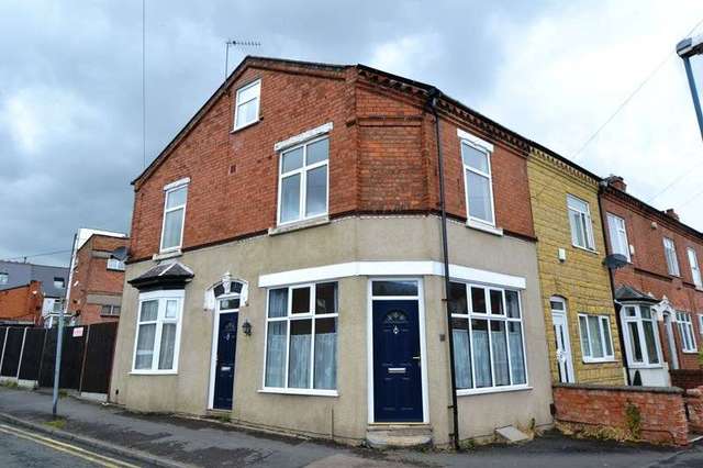  Image of 3 Bedroom End of Terrace to rent at Warren Road Stirchley Birmingham, B30 2NY