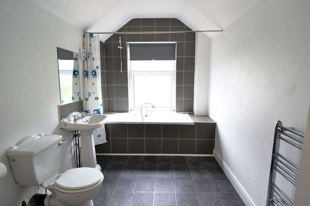  Image of 3 Bedroom End of Terrace to rent at Warren Road Stirchley Birmingham, B30 2NY