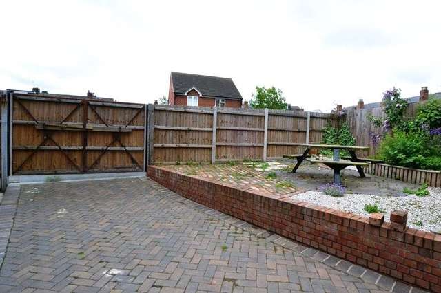  Image of 3 Bedroom End of Terrace to rent at Warren Road Stirchley Birmingham, B30 2NY