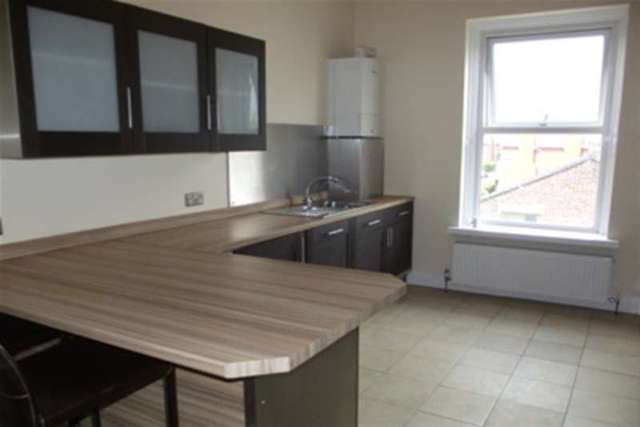  Image of 2 Bedroom Flat to rent at Bury, BL8 2NX