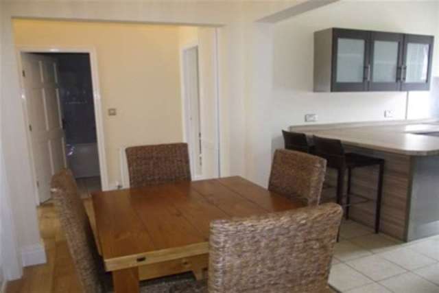  Image of 2 Bedroom Flat to rent at Bury, BL8 2NX