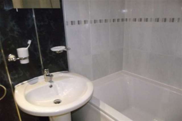  Image of 2 Bedroom Flat to rent at Bury, BL8 2NX